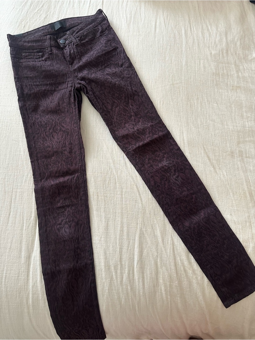 Vince Skinny Jeans Size 26 Purple Paisley Print Coated Denim Stretch Pants